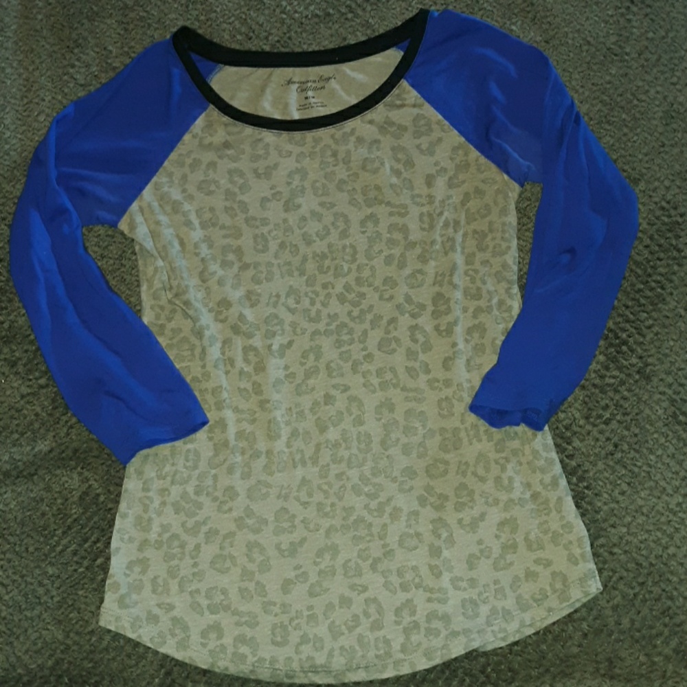 American Eagle baseball tee! Size medium